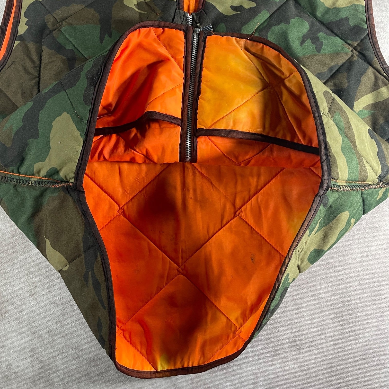80's 90's Reversible Quilted Hunting Vest Men's Woodland Camo Large Lightweight — image 8 of 8